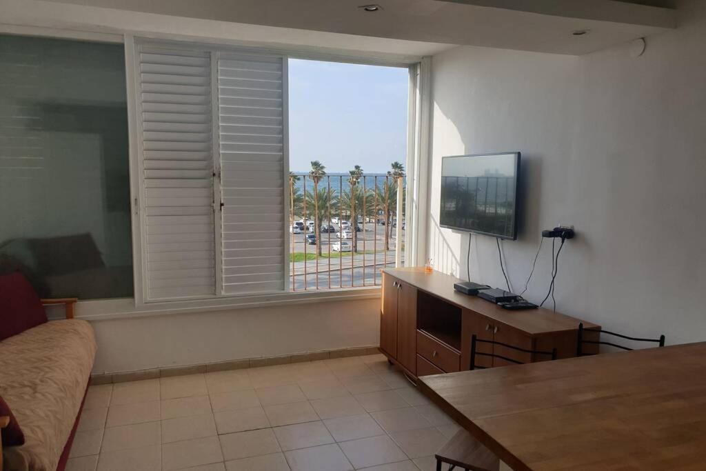 Cozy Apartment With Sea Views Хайфа Экстерьер фото